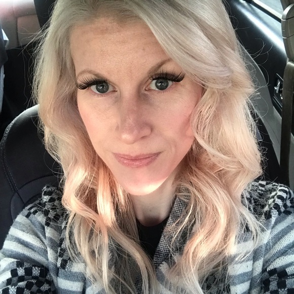 Meet your Posher, Sarah - Picture 2 of 3